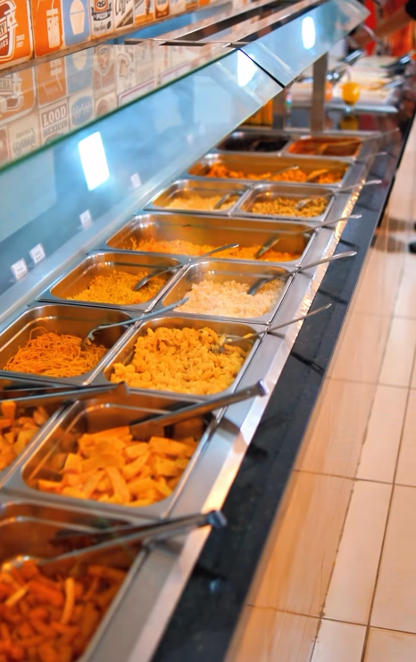 Buffet variado e fresco da Donna Graça